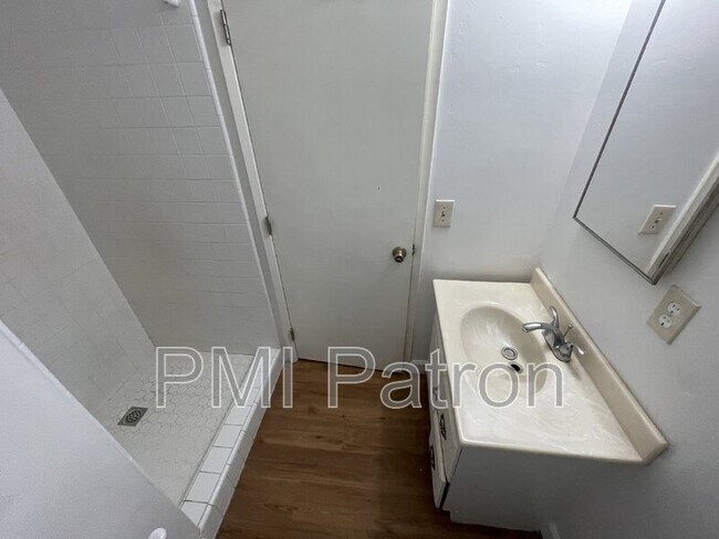 Foto del edificio - 6612 Cerritos Ave