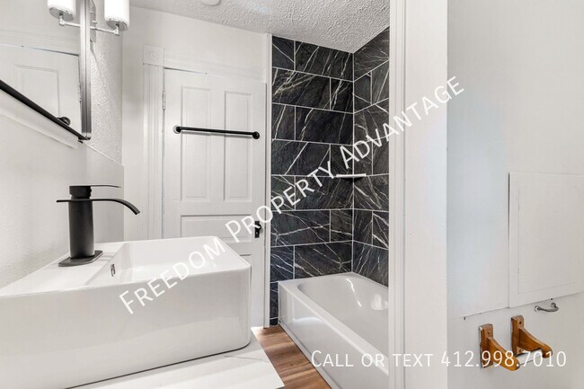 Foto del edificio - 331 Meadow Ave