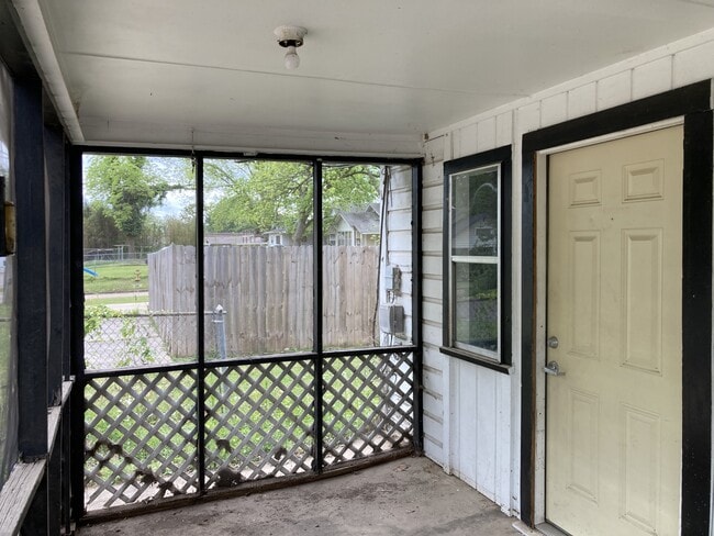 Building Photo - 107 N 16th St