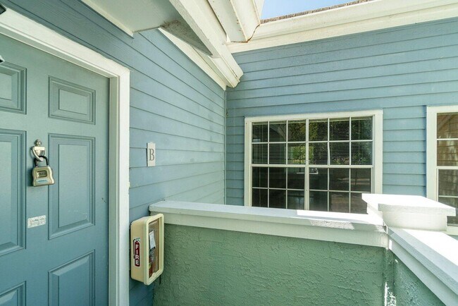 Building Photo - 1275 Crystal Way