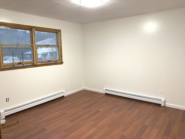 Building Photo - 307 Poultney St