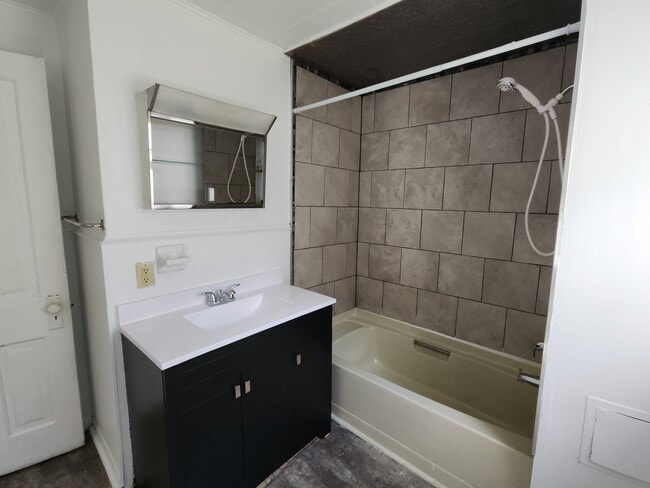 Foto del edificio - 221 8th St E