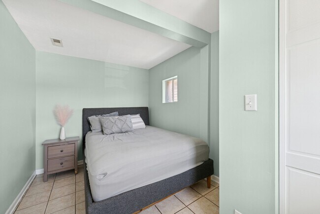 Foto del edificio - 2727 N Artesian Ave