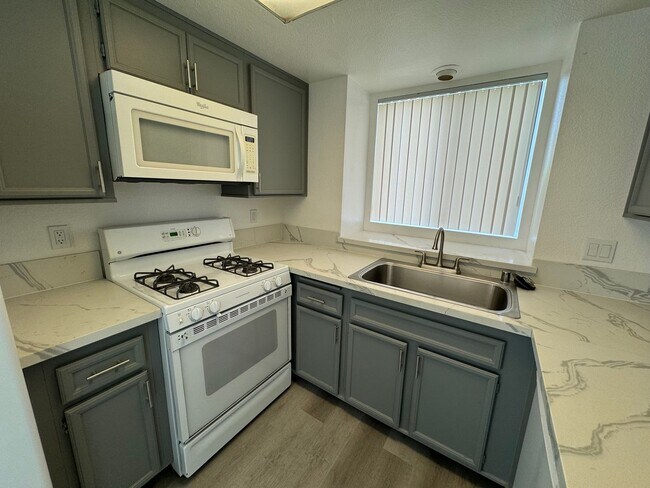 Foto del edificio - Granite Hills Townhome