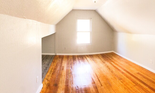 Foto del edificio - 2BR/1BA Single Family Home! Renovated!