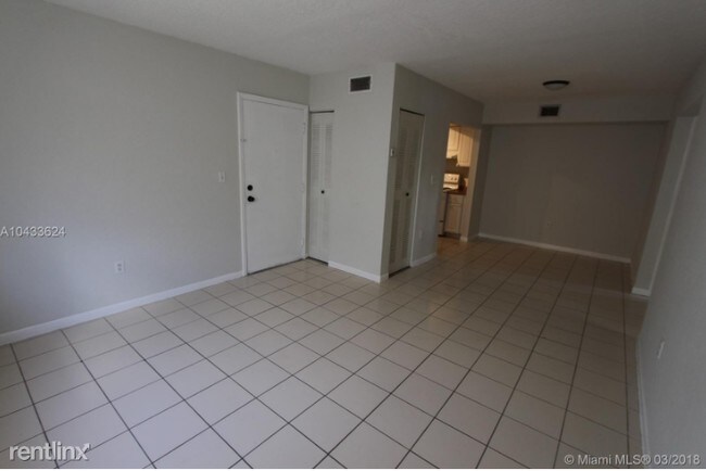Foto del edificio - 656 NW 114th Ave
