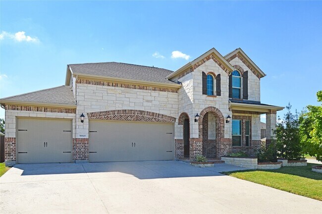 Building Photo - 10021 Farmland Dr
