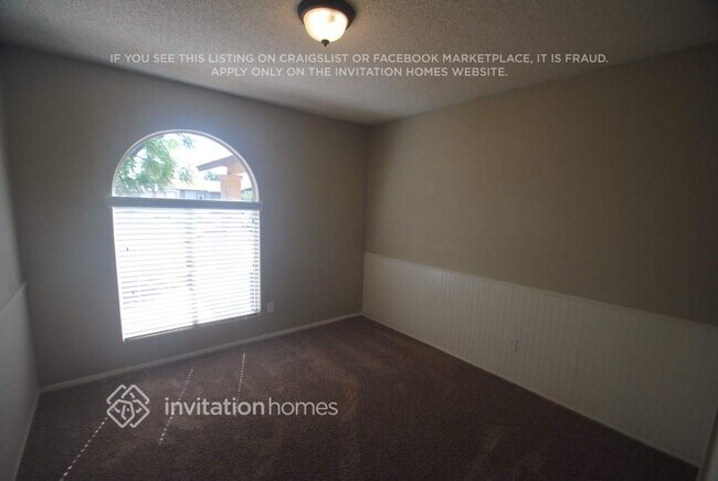 Foto del edificio - 656 S Robin Ln