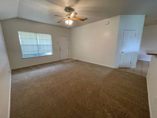 Foto del edificio - 1906 Charleston Ct