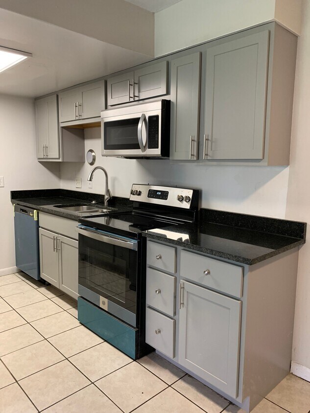 Photo - 730 Ohio Pike (Cincinnati, OH)