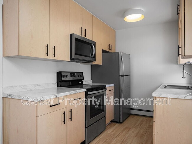 Building Photo - 414 Rose St