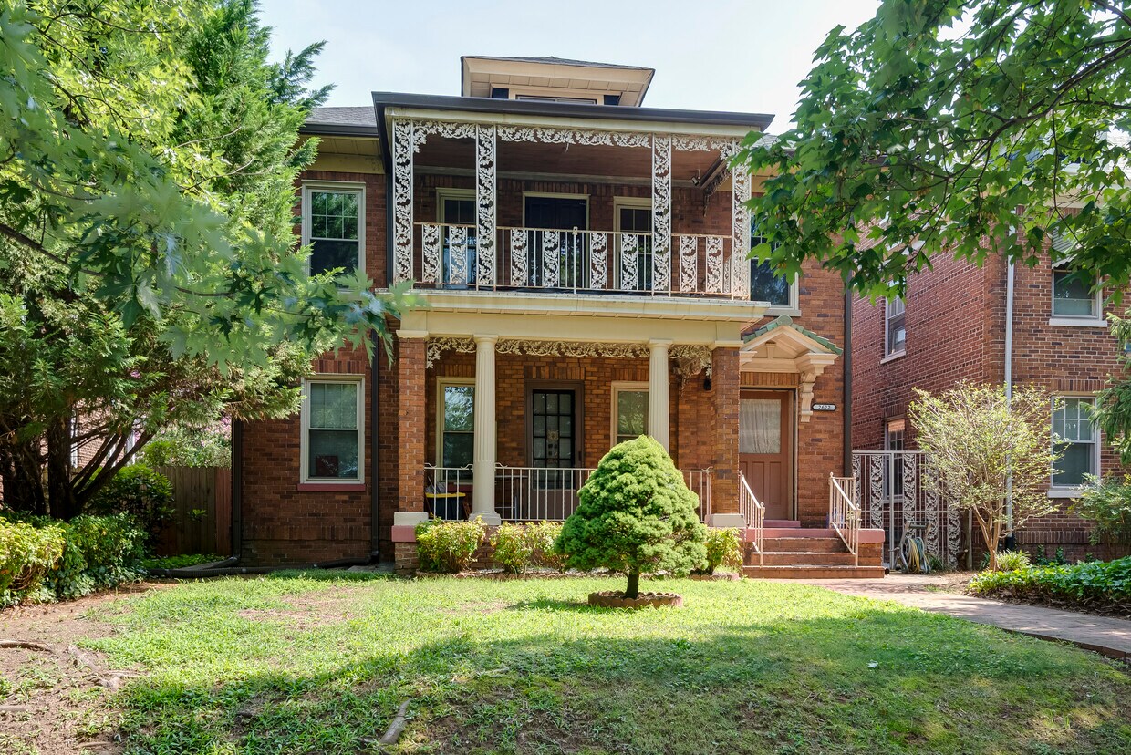 Foto principal - 2622 Idlewood Ave