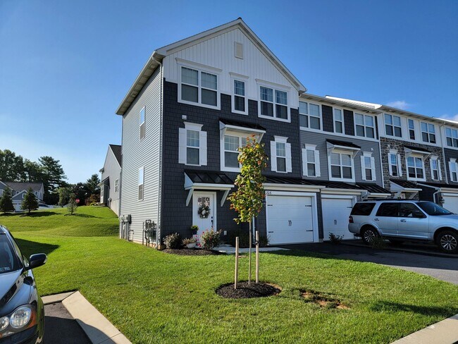 Foto del edificio - 206 Highland Ct