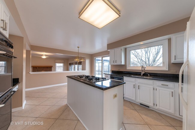 Foto del edificio - 565 Coventry Ln