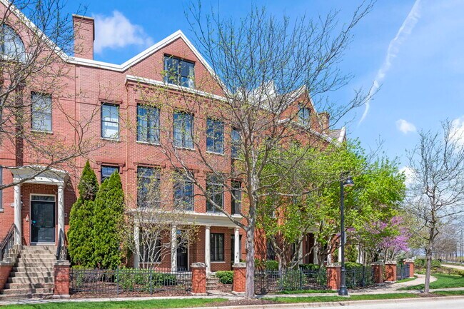 Foto del edificio - 1813 Admiral Ct