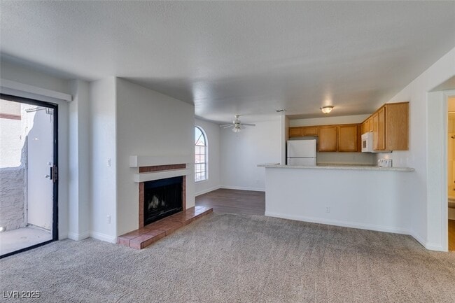 Foto del edificio - 2963 Juniper Hills Blvd