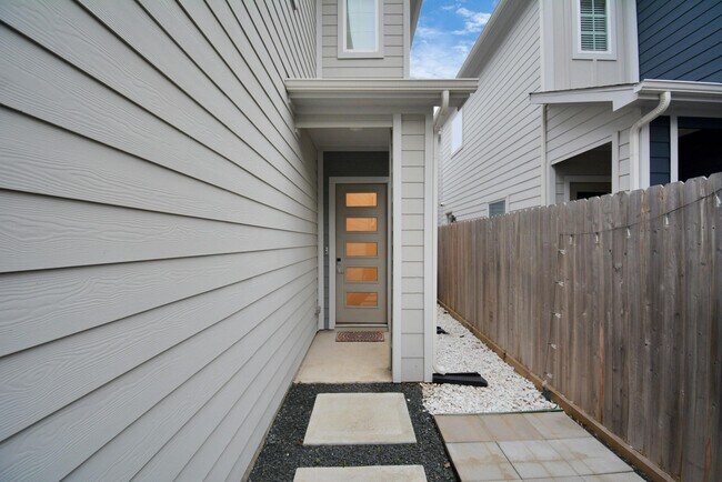 Foto del edificio - 1235 W Tidwell Rd