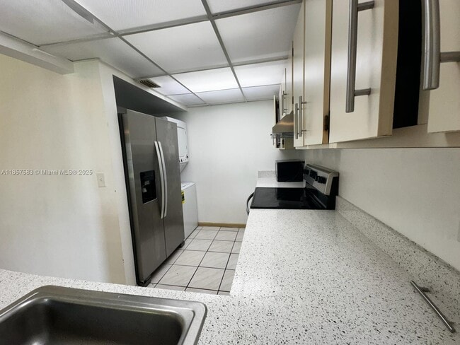 Foto del edificio - 2675 W 66th St