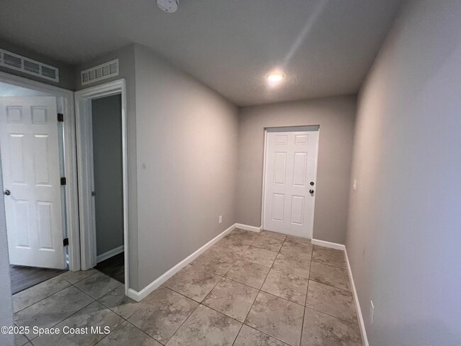 Building Photo - 537 Cooper Ct