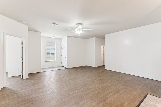 Foto del edificio - Mustang Schools