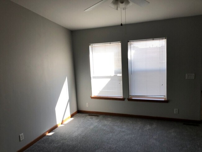 Foto del edificio - Rancher 3 Bed 2 Bath 2 Car Garage Oversized