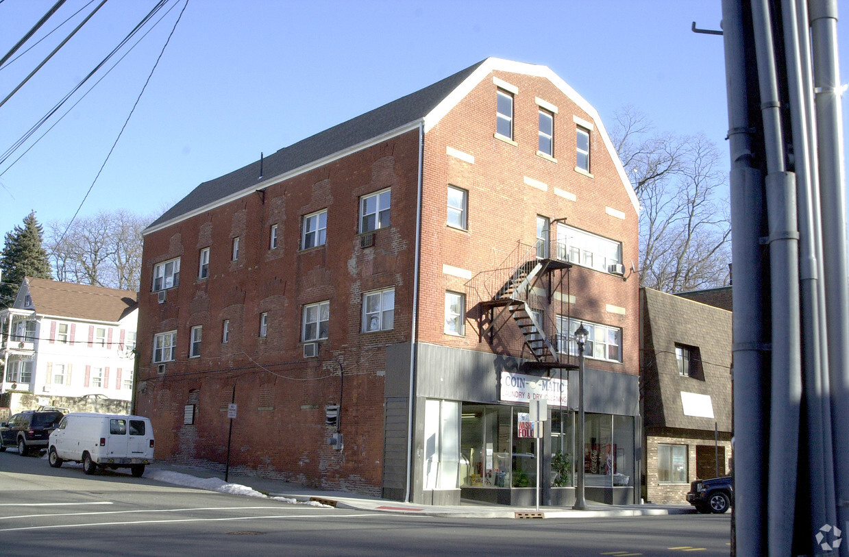 Building Photo - 214-216 Main St