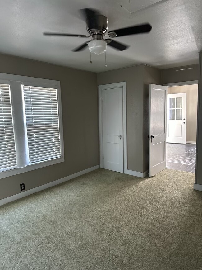 Building Photo - 410 Ohio Ave