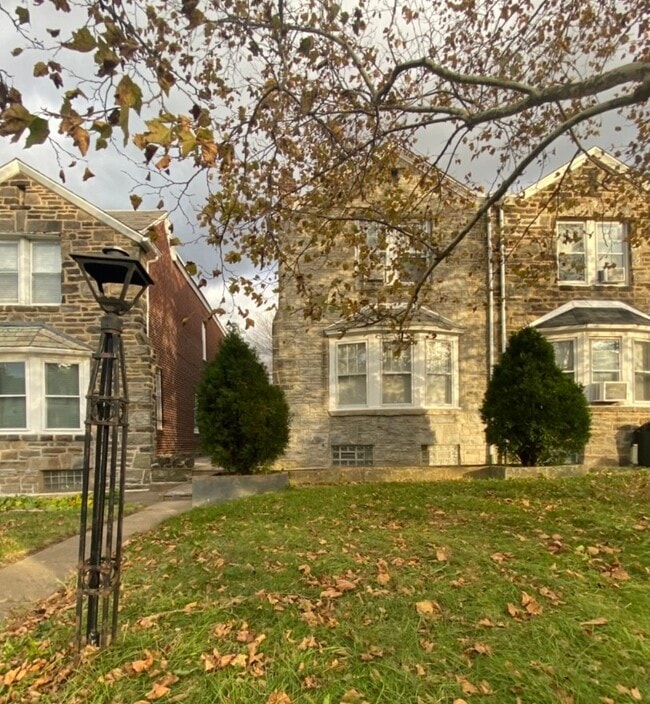 Front View - 5815 N Front St