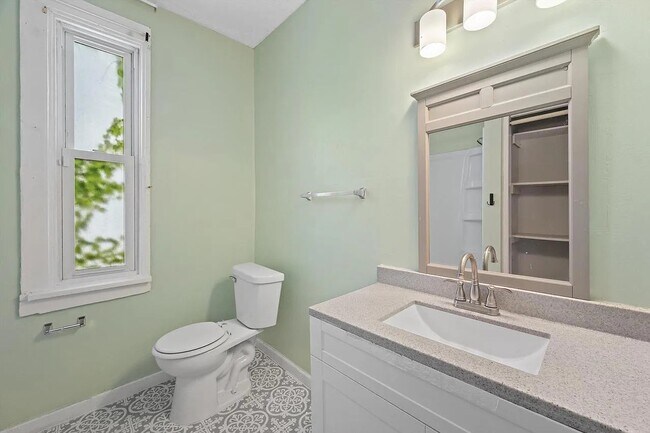 Foto del edificio - 2348 S 16th St