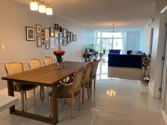 Foto del edificio - 3375 N Country Club Dr