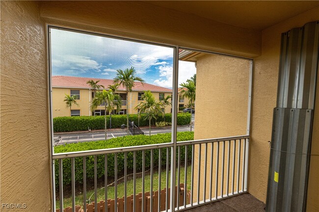 Foto del edificio - 4275 Bellasol Cir