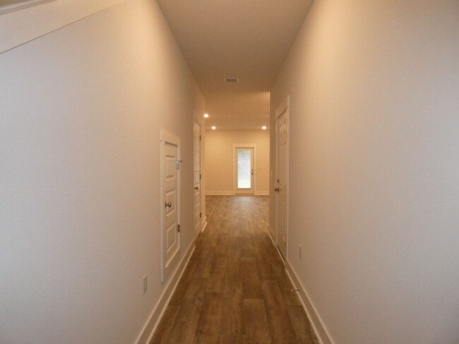 Foto del edificio - Beautiful New Townhome in Admiral's Quarters