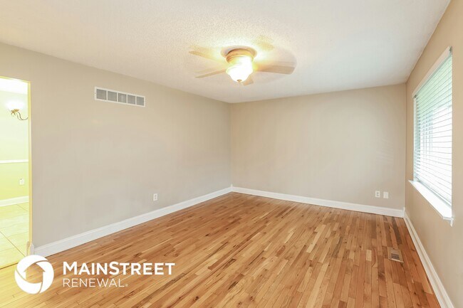 Foto del edificio - 11521 N McGee St