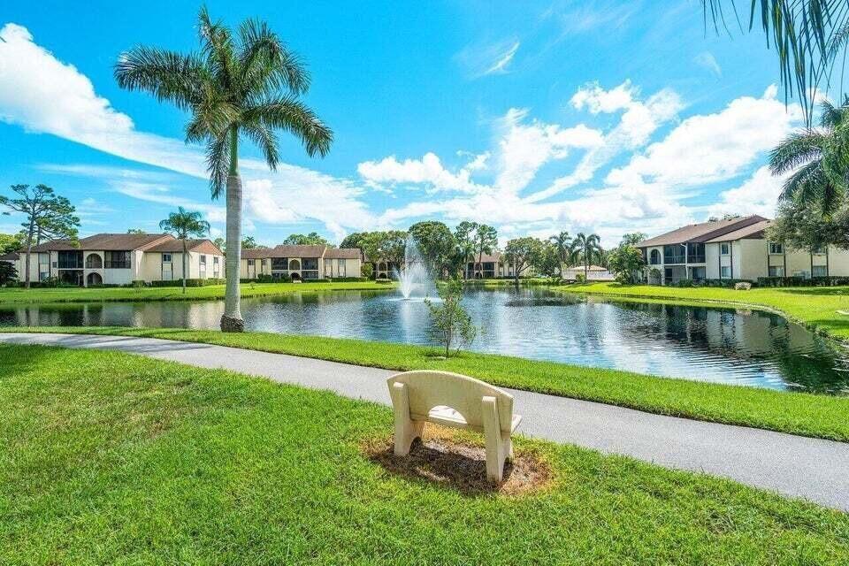 Foto principal - 401 Pine Glen Ln