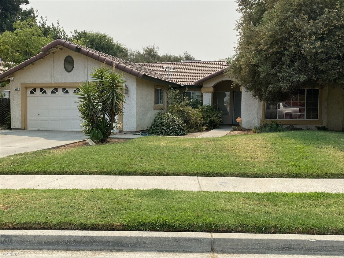 4 br, 2 bath House 405 Riviera Dr House Rental in Lemoore, CA