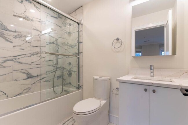 Building Photo - 2 bedroom in Boston MA 02128
