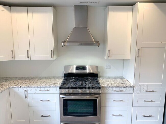 Building Photo - 110 E Manning St