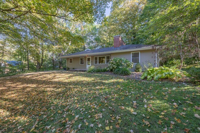 Foto del edificio - 3-Bedroom Ranch with Updated Kitchen