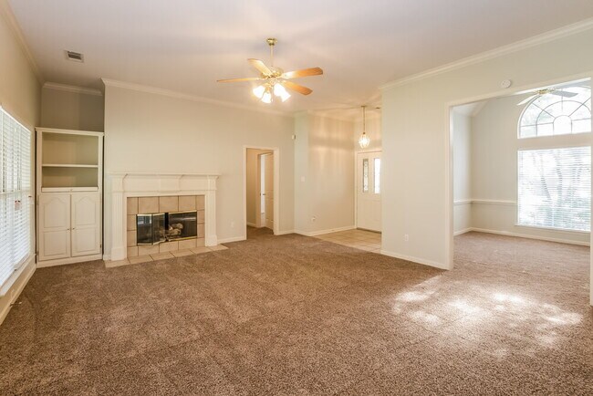 Foto del edificio - 5041 Thornebrook Cove