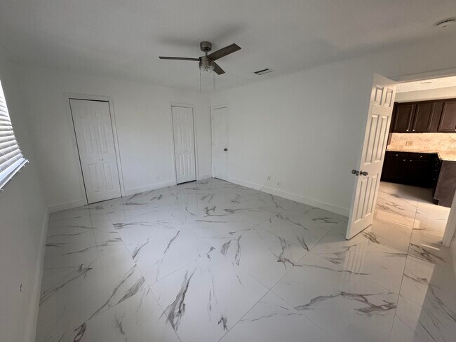 Foto del edificio - 4130 NW 9th Ct