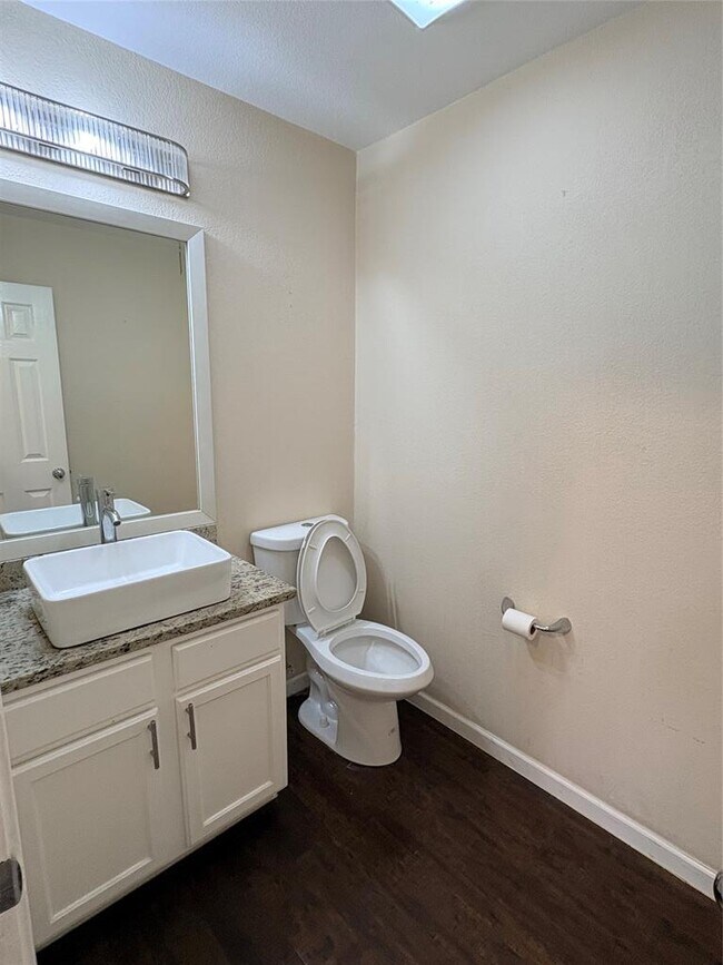 Foto del edificio - 12609 Linford Dr