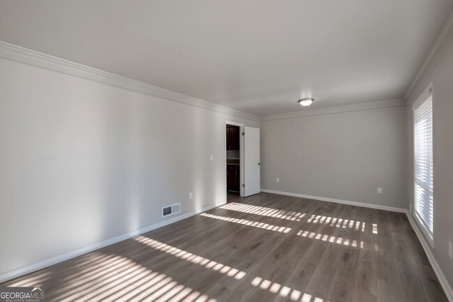 Foto del edificio - 1870 Sandgate Cir SW