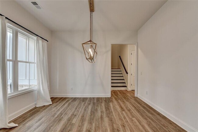 Foto del edificio - 1329 Davis St