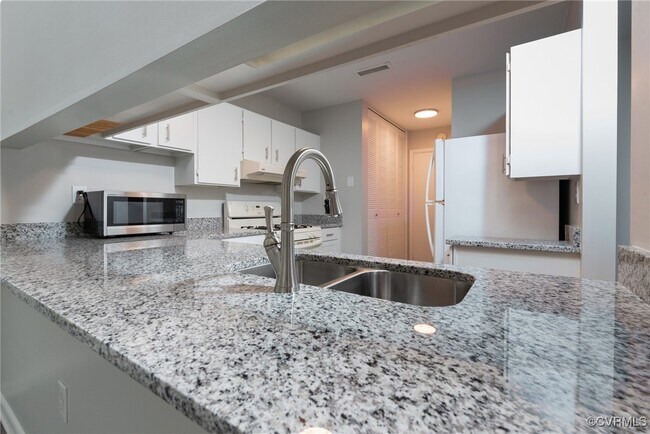 Building Photo - 11914 W Briar Patch Dr
