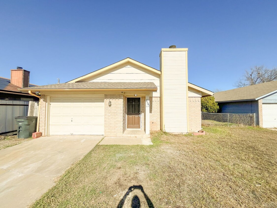 Primary Photo - Available NOW!!!! Adorable home located in...