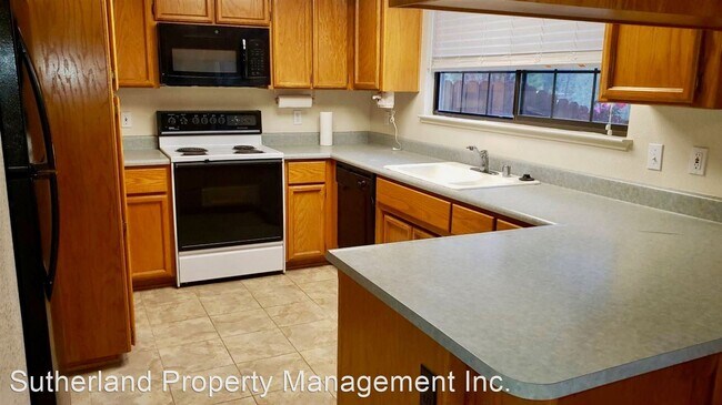 Foto del edificio - 3 br, 2 bath House - 260 Hoffman Avenue