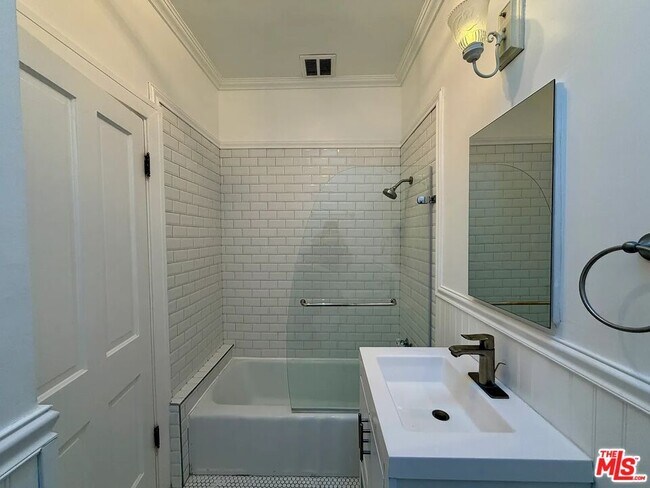 Building Photo - 1123 15th St