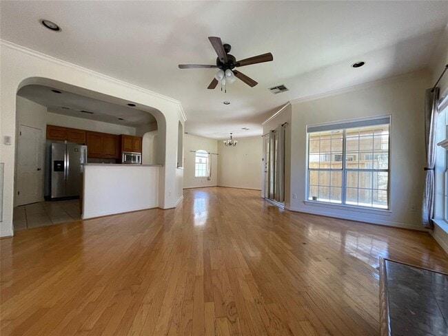 Building Photo - 5506 Courtyard Dr