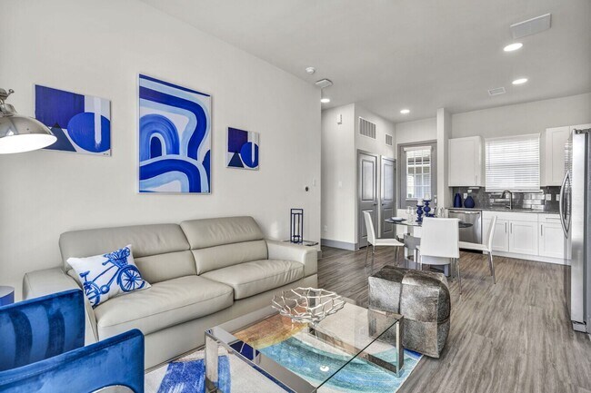 Foto del edificio - Peaceful 1 Bed Retreat — $1,850 + Up to $1...
