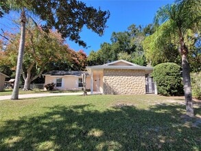 Building Photo - 10 Winding Ridge Rd